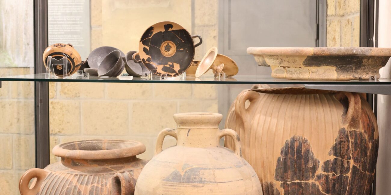 Corredi-ceramici-Tumulo-Cima-Tomba-7-meta-del-VI-secolo-avanti-Cristo