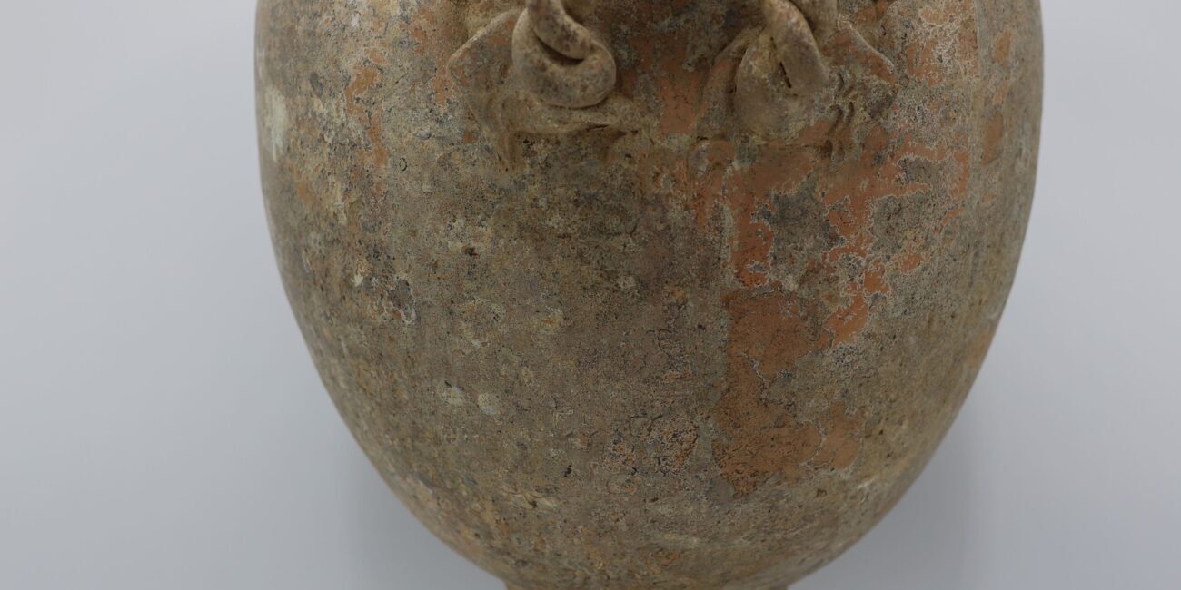 Cratere-in-ceramica-argentata-Tomba-a-camera-localita-San-Simone-fine-IV-secolo-avanti-Cristo