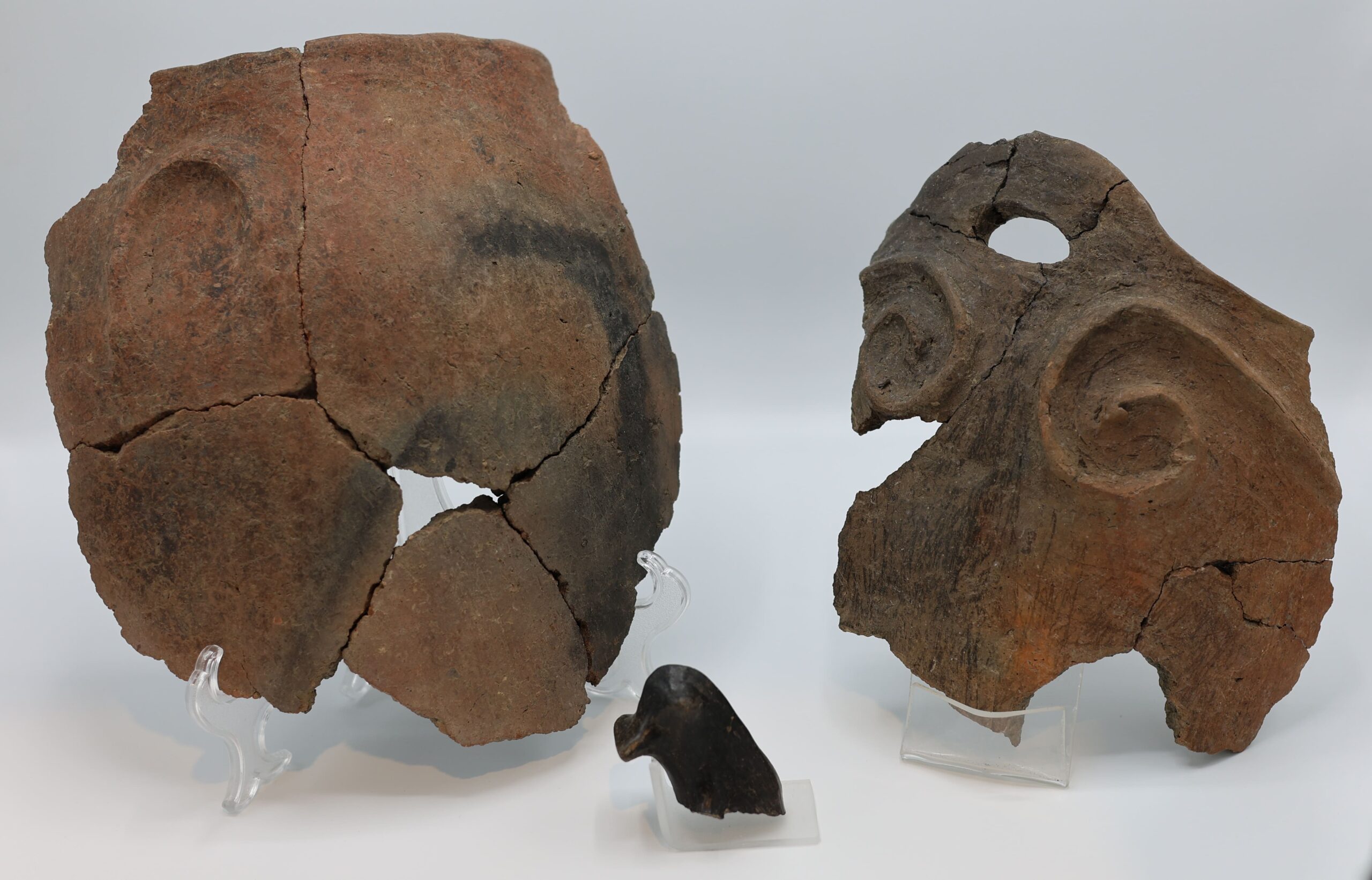 Vasi-in-ceramica-abitato-di-Vejano-Borgo-media-Eta-del-bronzo-XVII-XIII