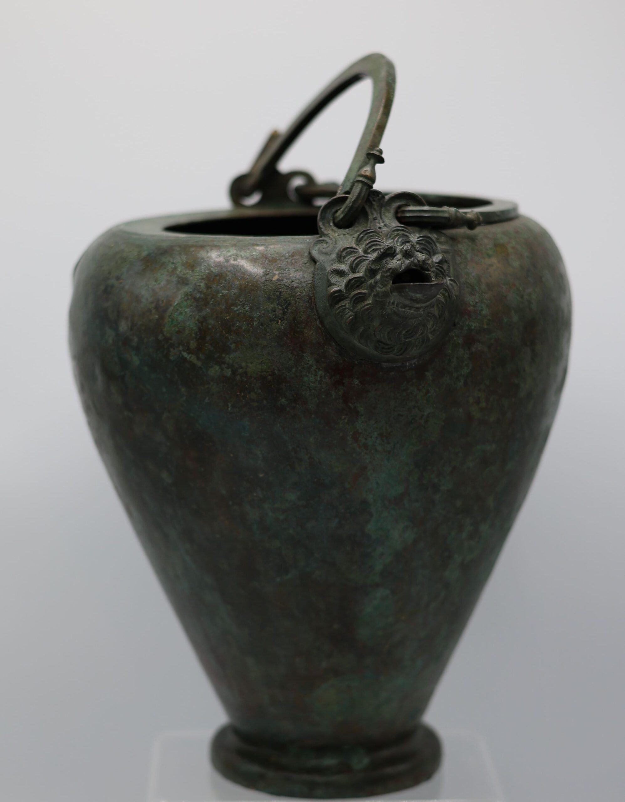 Situla-secchio-in-bronzo-Tomba-IX-San-Giuliano-pendici-meridionali