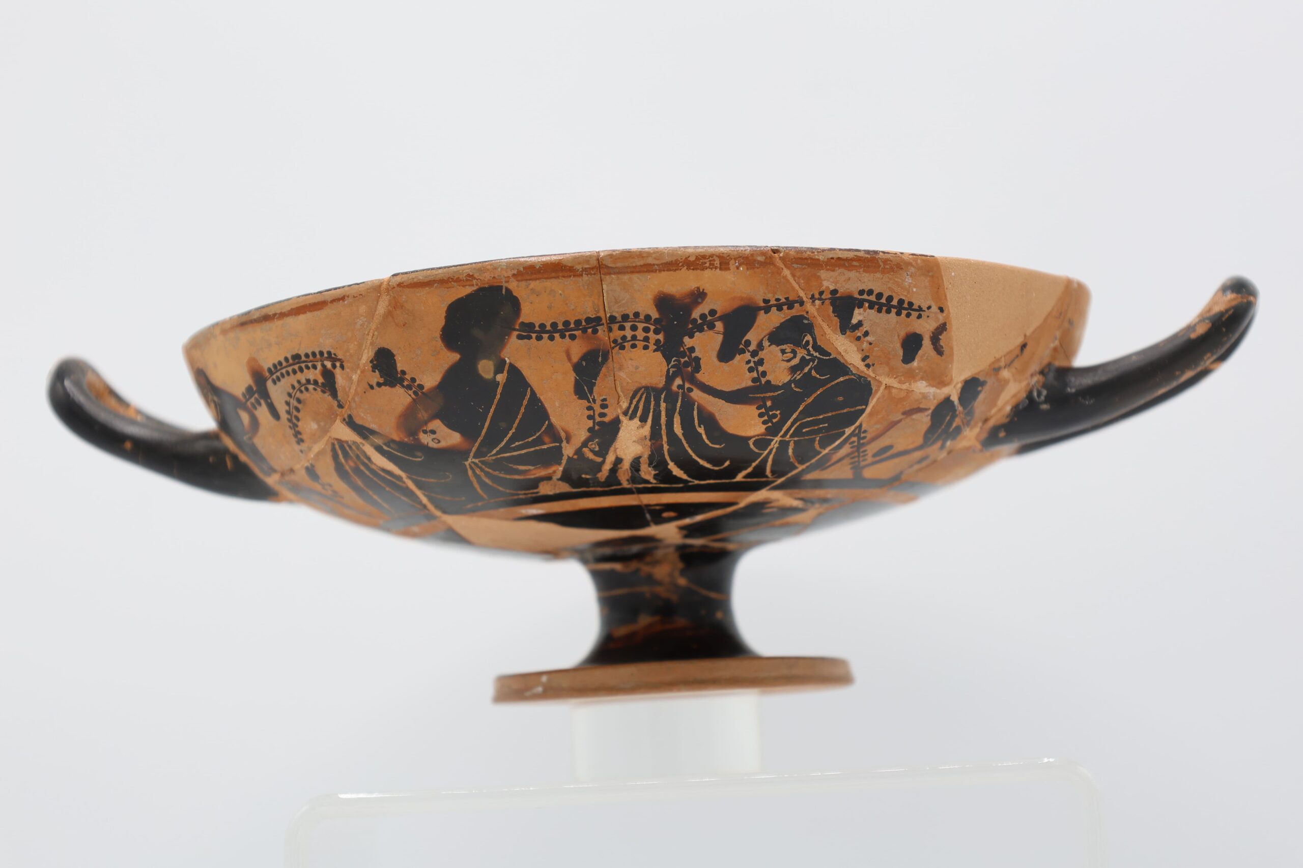 Coppa biansata attica a figure nere