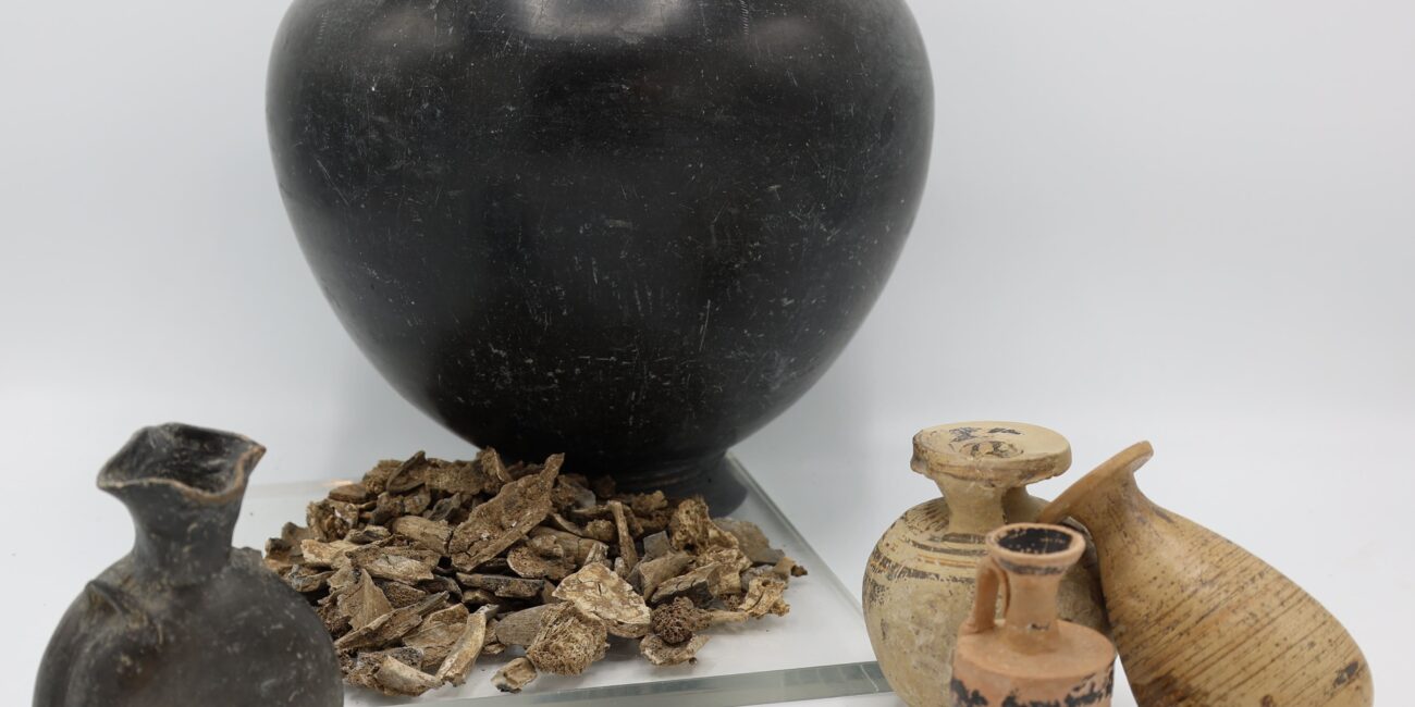 Corredi-ceramici-localita-Chiusa-Cima-VI-secolo-avanti-Cristo